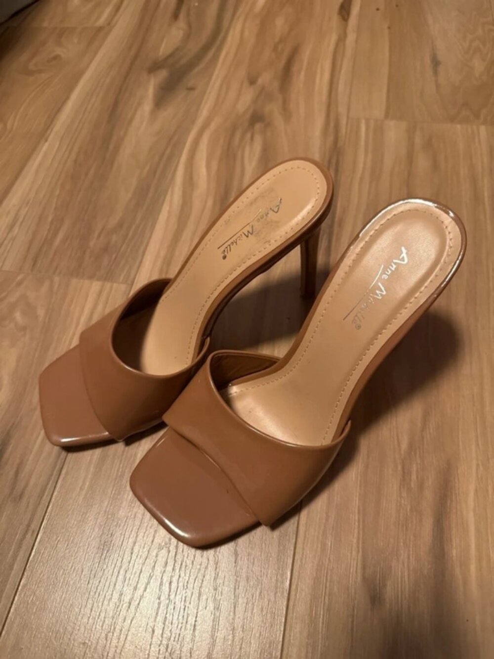 Beige vinyl mule (4in heel, size 9)